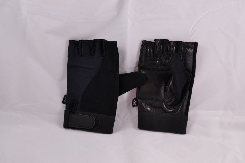 Wheelchair gloves: large.  Product Code 3804